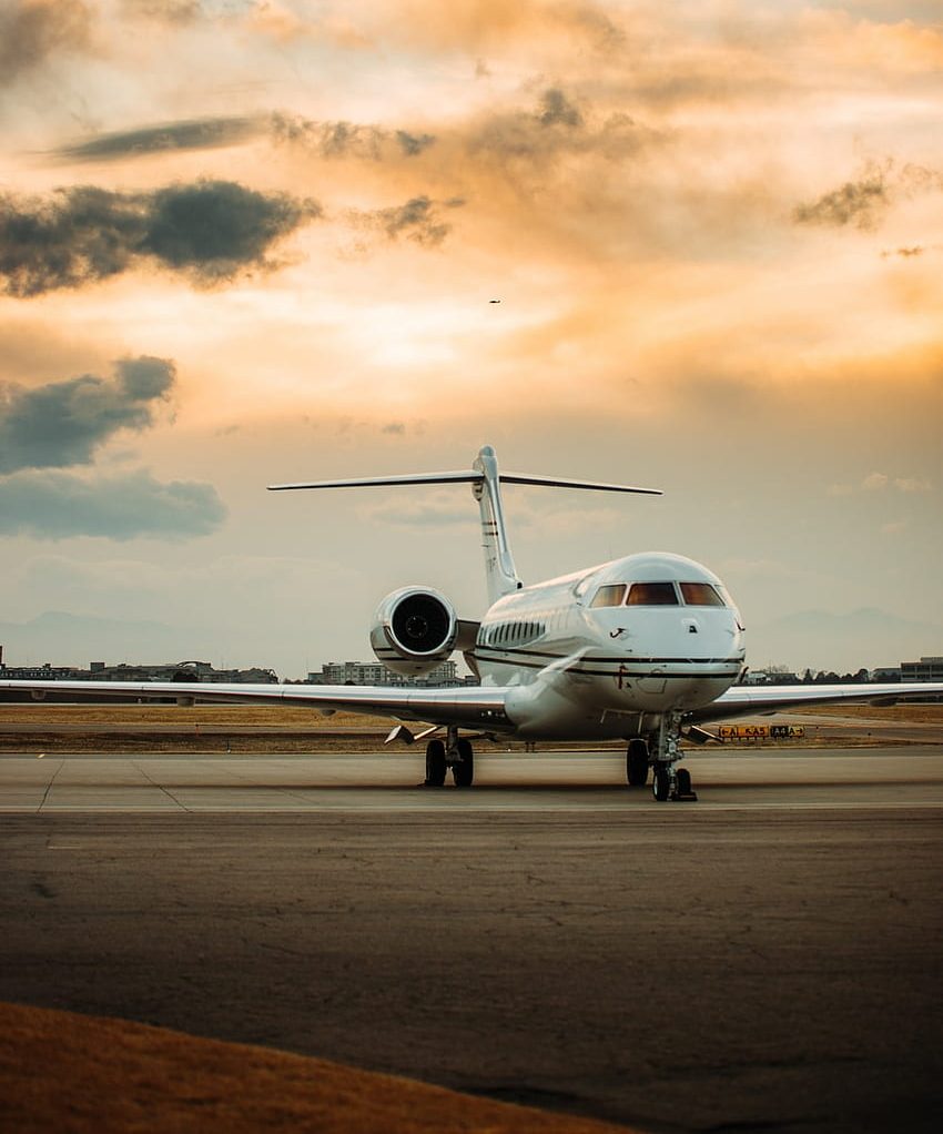 desktop-wallpaper-private-jet-private-jet-and-car